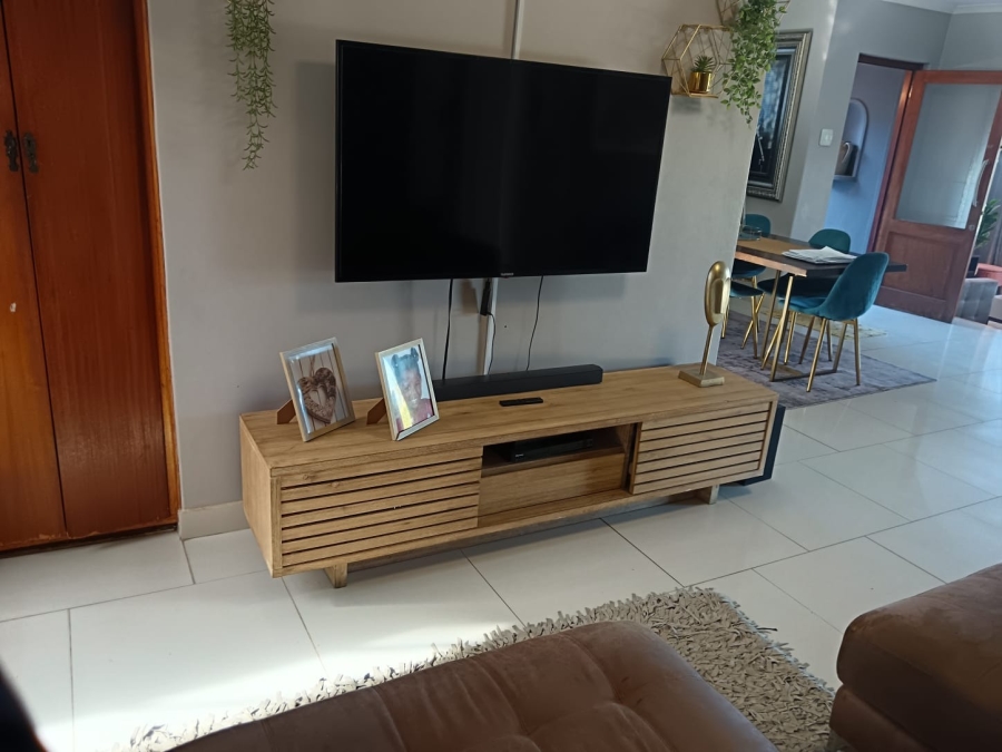 3 Bedroom Property for Sale in Beacon Bay North Eastern Cape
